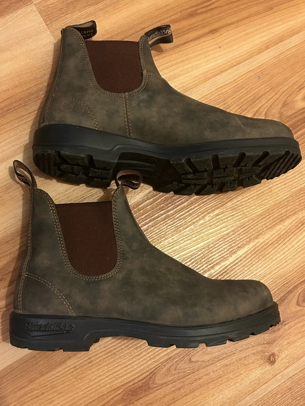 Blundstone Classic Chelsea Boot - Men’s 10.5